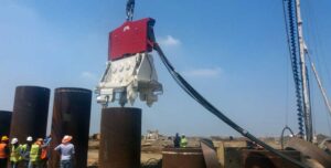 Crane-Suspended-Vibro-Hammer-SVR 200 NF-Suez Canal-Port Said