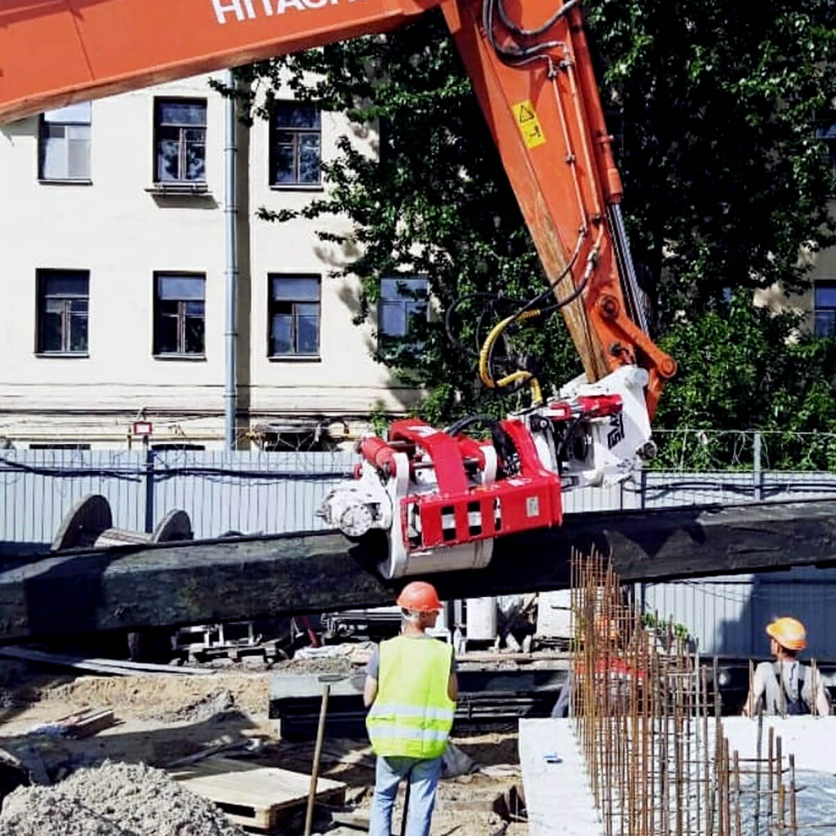 Side-Grip-Vibratory-Hammer-Tilting-Mechanism