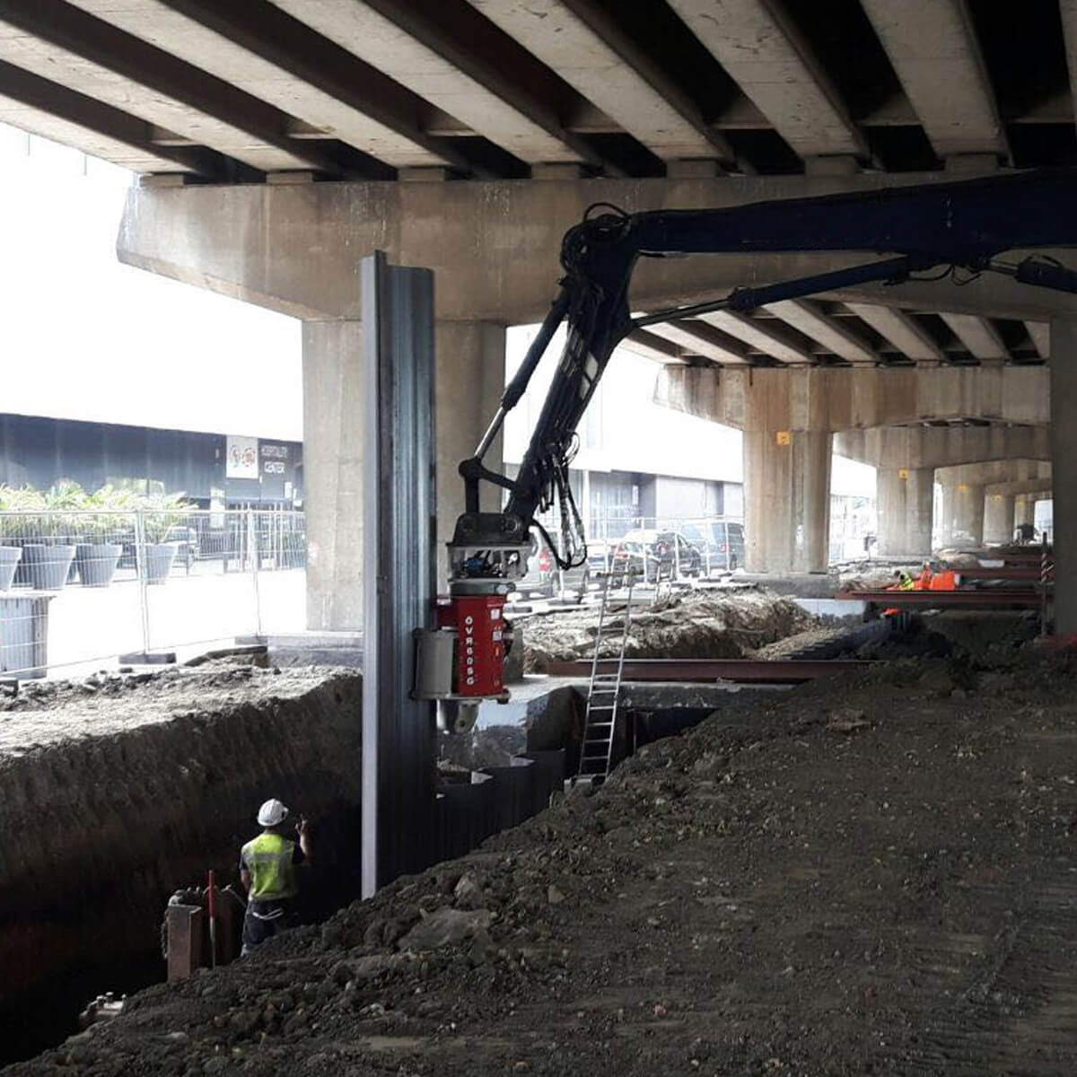 Side-Grip-Vibro-Hammer-Holland