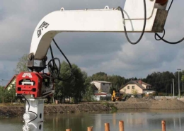 Excavator Mounted Vibro Hammer With Hydraulic Clamp For Timber Driving